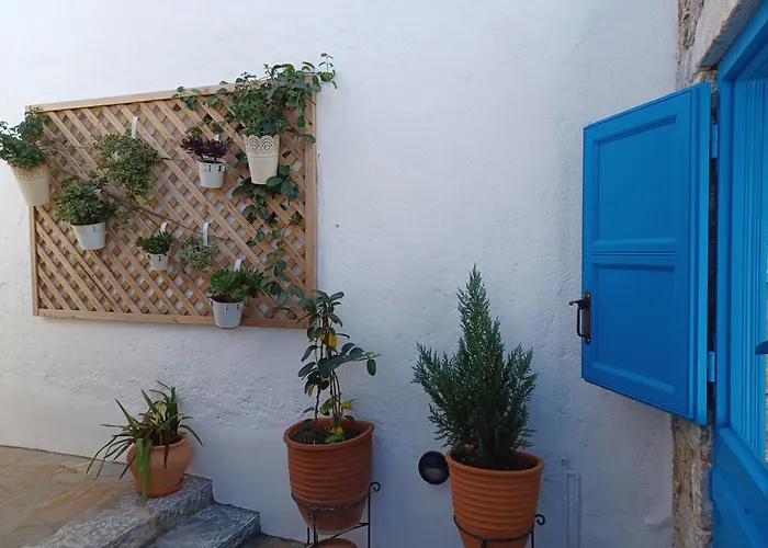 Vicky's 3* Ormos Aigialis