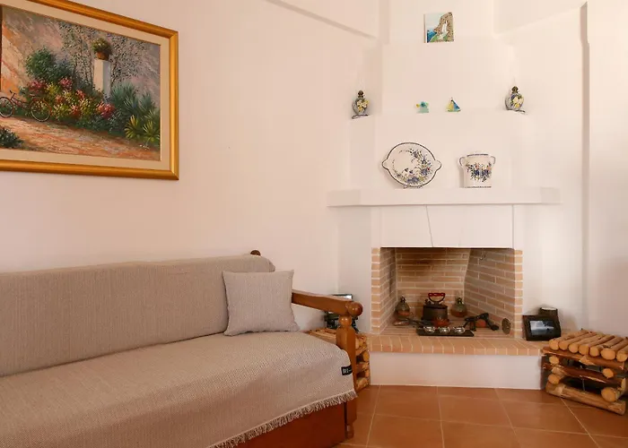 Vicky's Ormos Aigialis