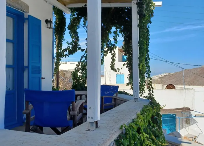 Vicky's Ormos Aigialis